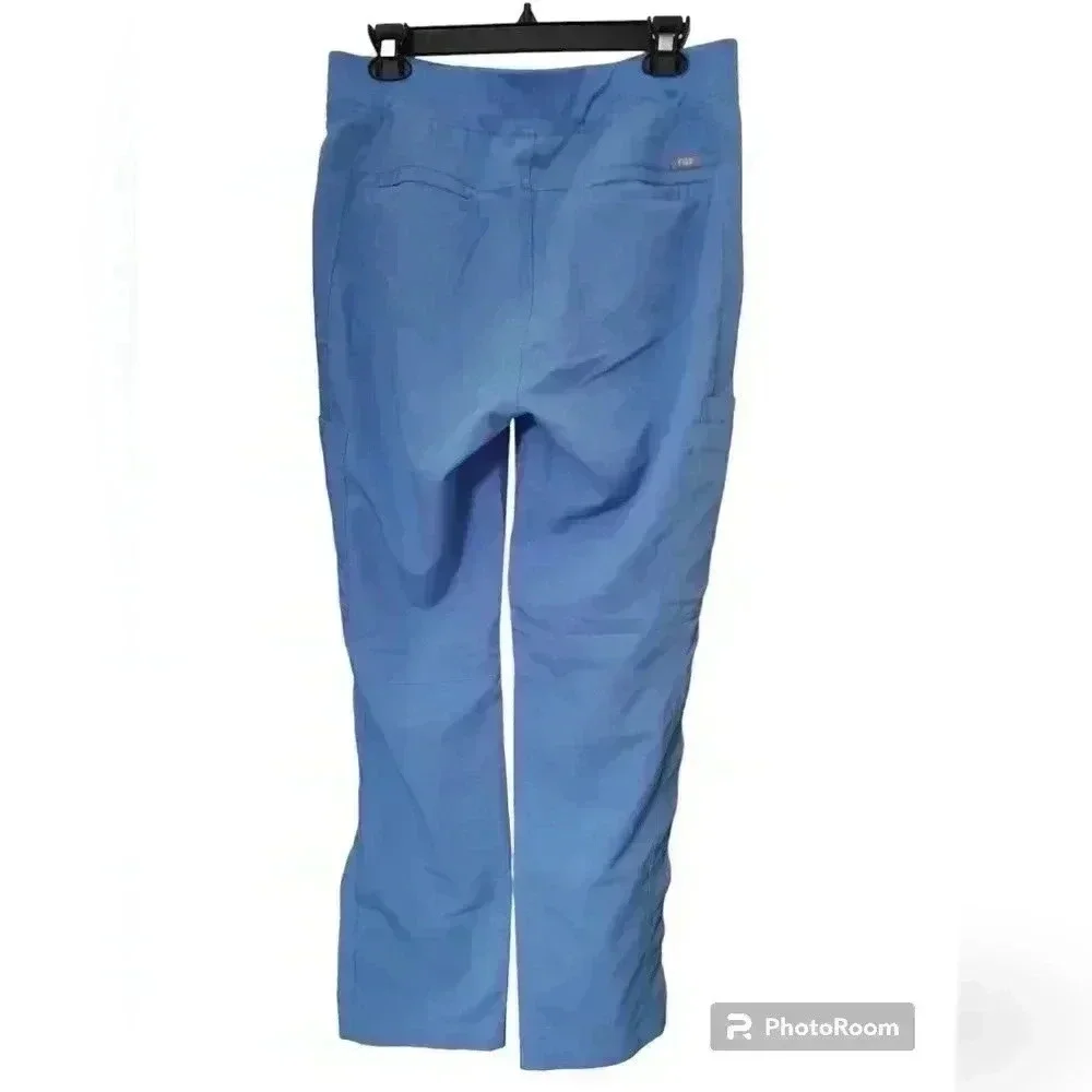 Figs men's Axim Cargo Scrub Pants™